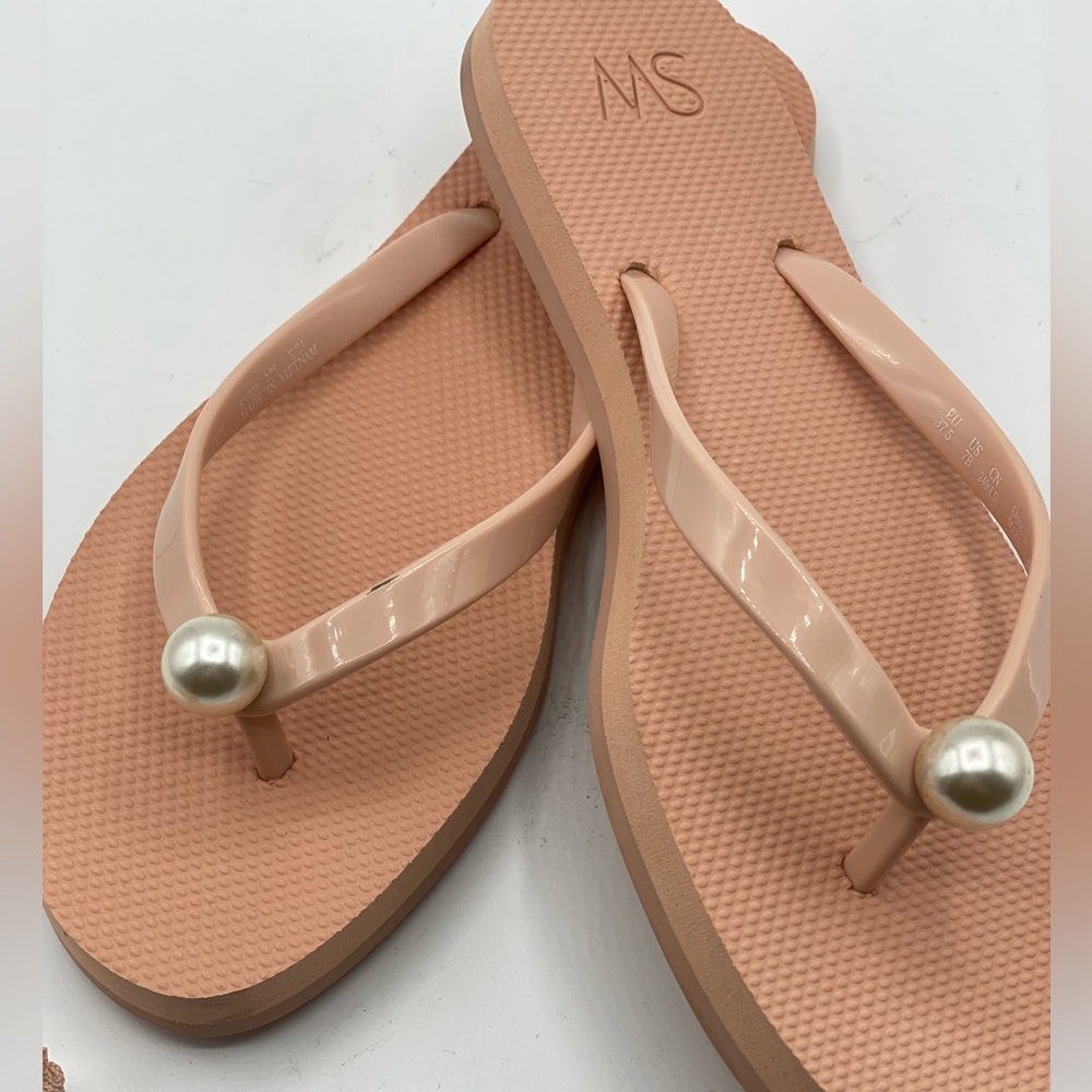 STUART WEITZMAN
- Imitation‎ Pearl Flip Flop